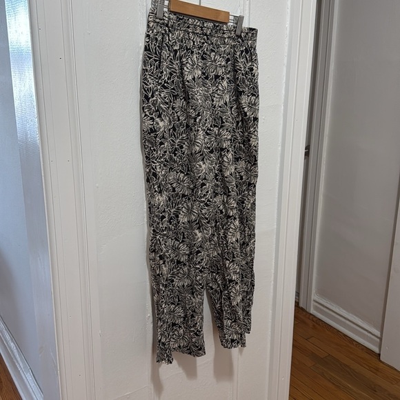 Pattern Gray Pants - Picture 5 of 5
